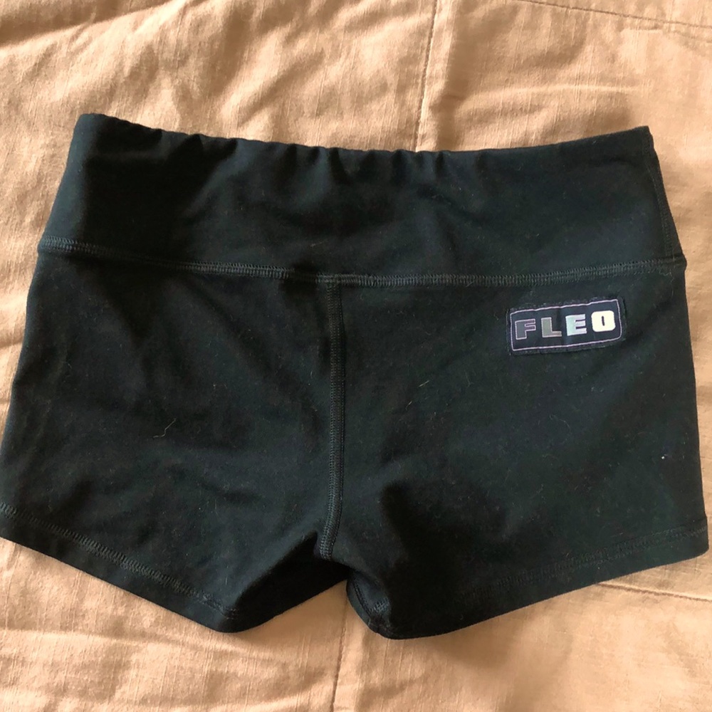 Black Fleo shorts
